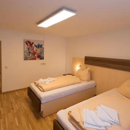 Gaestehaus Ingeborg 3* ザールバッハ・ヒンターグレム