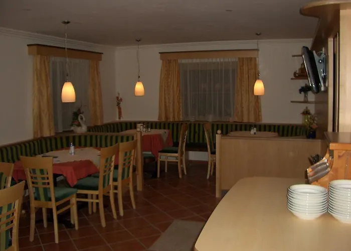 לינה וארוחת בוקר Gaestehaus Ingeborg