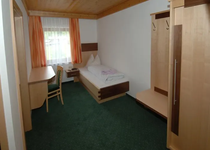 Gaestehaus Ingeborg לינה וארוחת בוקר 3*